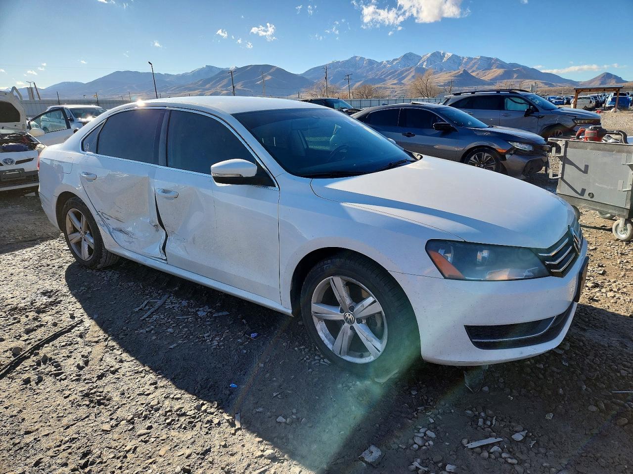 2014 VOLKSWAGEN PASSAT SE photo 4