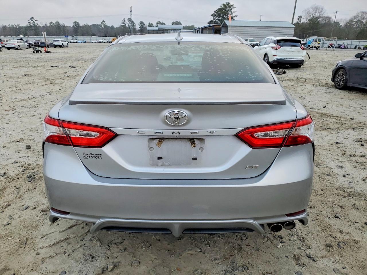 2020 TOYOTA CAMRY SE photo 6