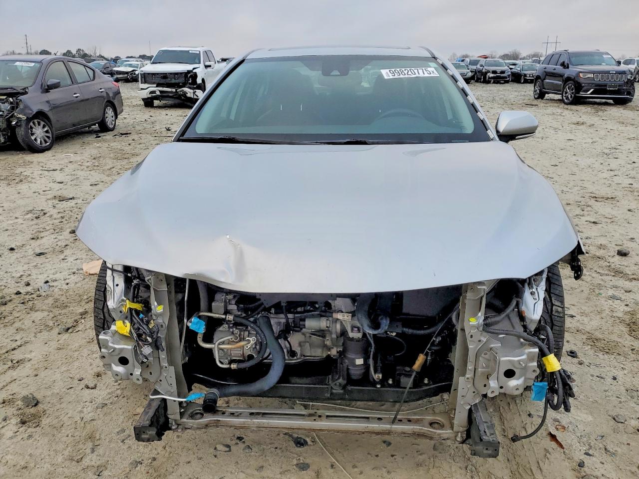 2020 TOYOTA CAMRY SE photo 5