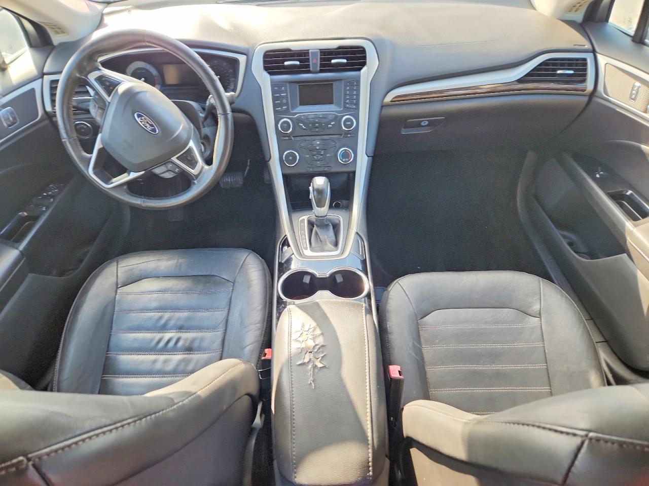 2015 FORD FUSION SE photo 8