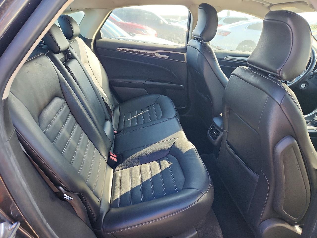 2015 FORD FUSION SE photo 10