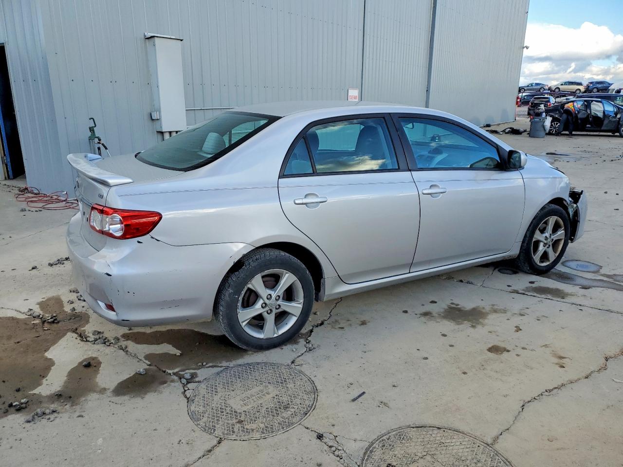 2011 TOYOTA COROLLA BASE photo 3