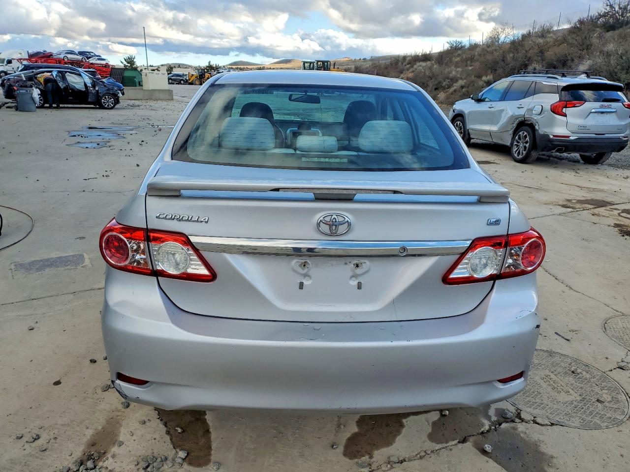2011 TOYOTA COROLLA BASE photo 6