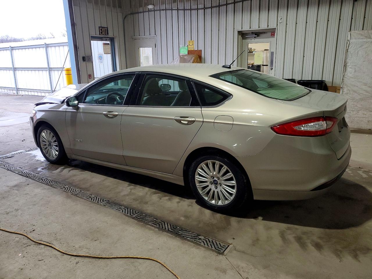 2015 FORD FUSION photo 2