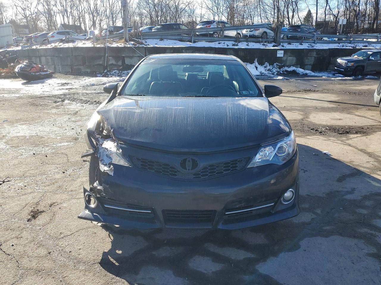 2014 TOYOTA CAMRY L photo 13
