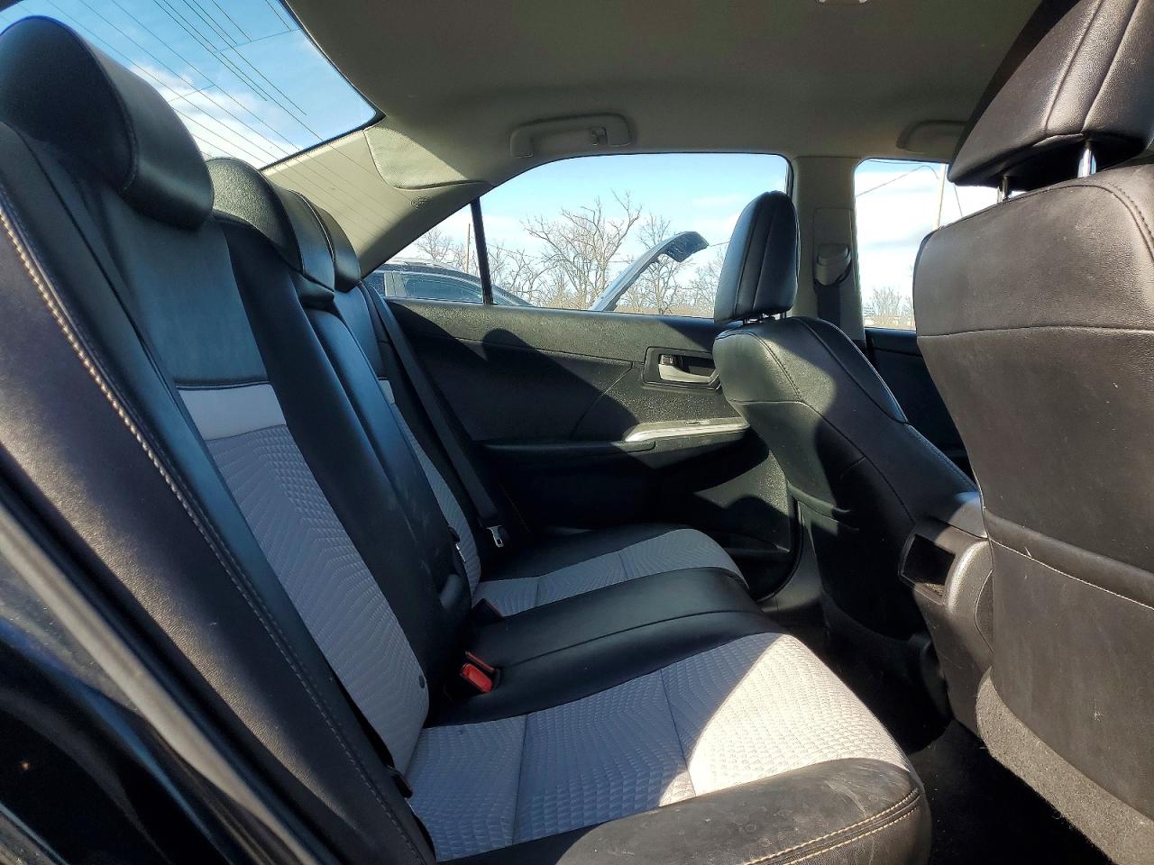 2014 TOYOTA CAMRY L photo 28