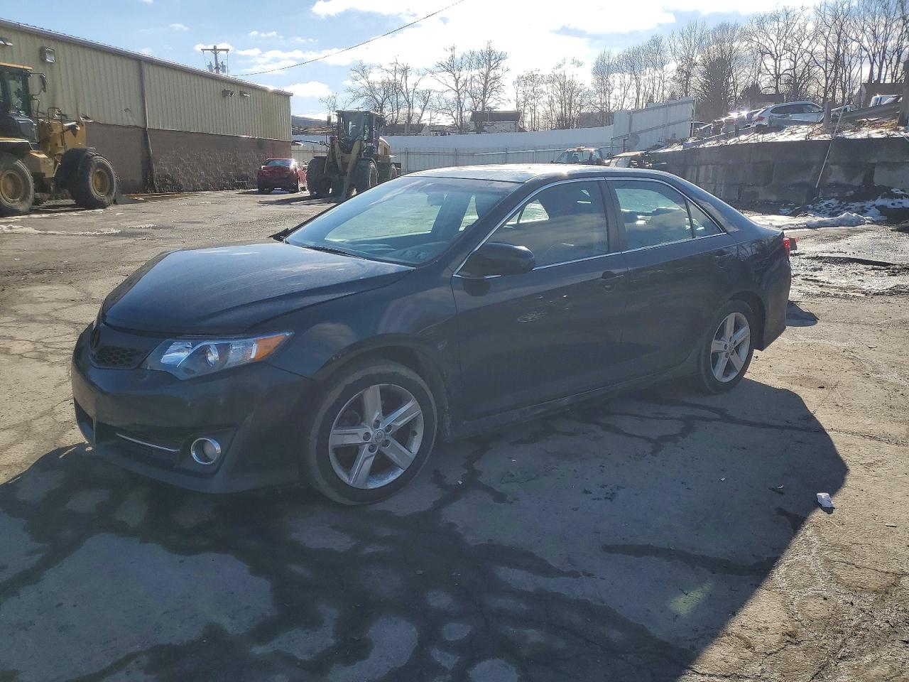 2014 TOYOTA CAMRY
