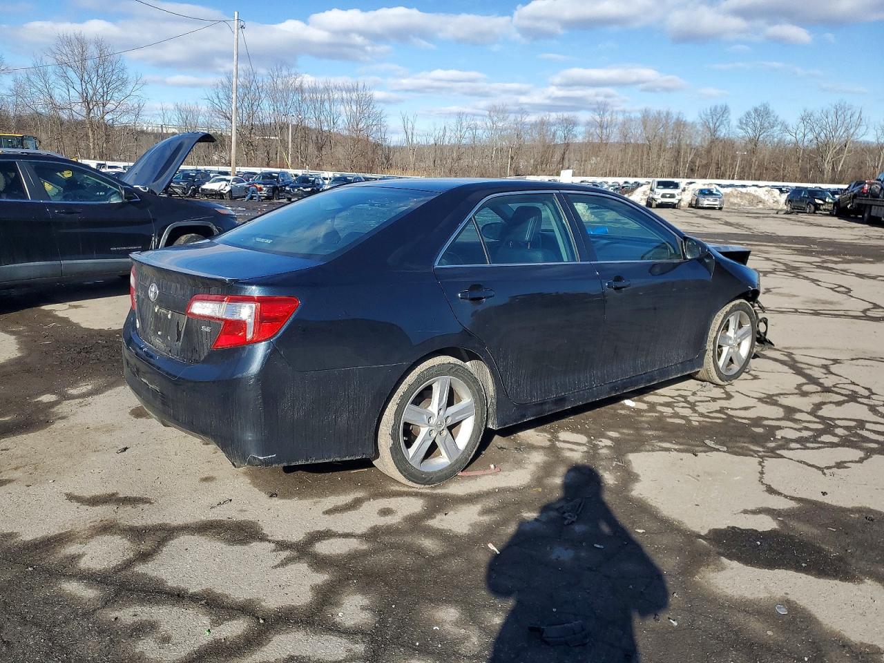 2014 TOYOTA CAMRY L photo 7