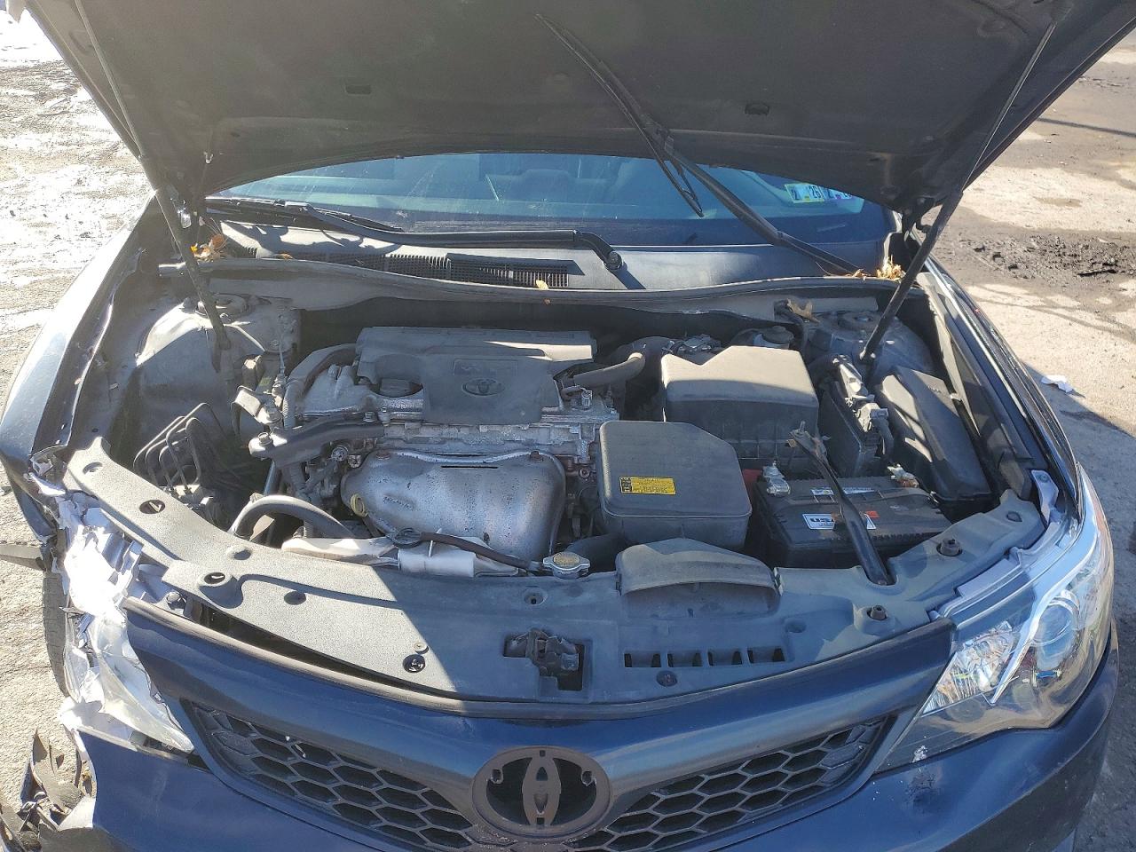 2014 TOYOTA CAMRY L photo 31
