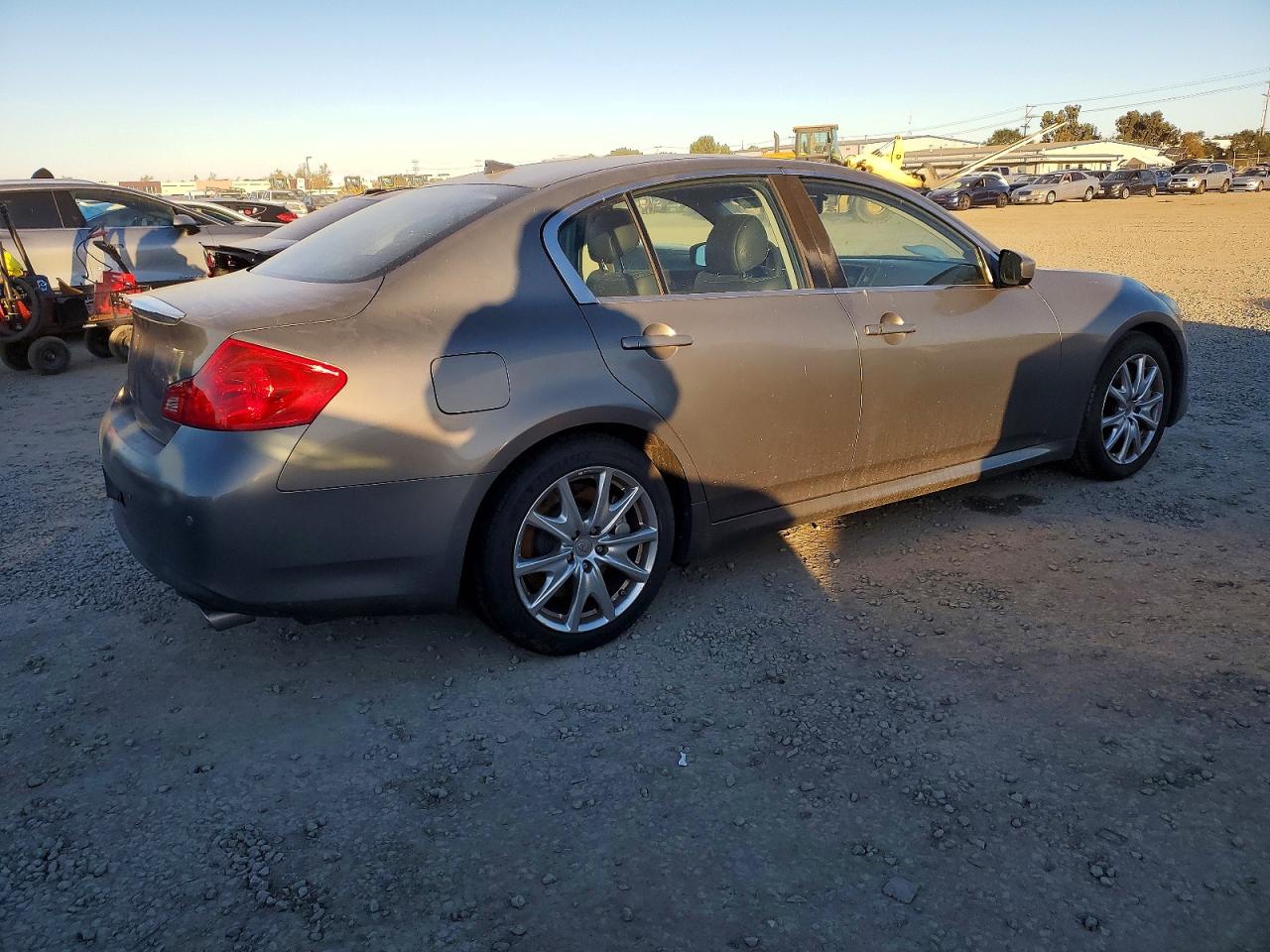 2010 INFINITI G37 BASE photo 3