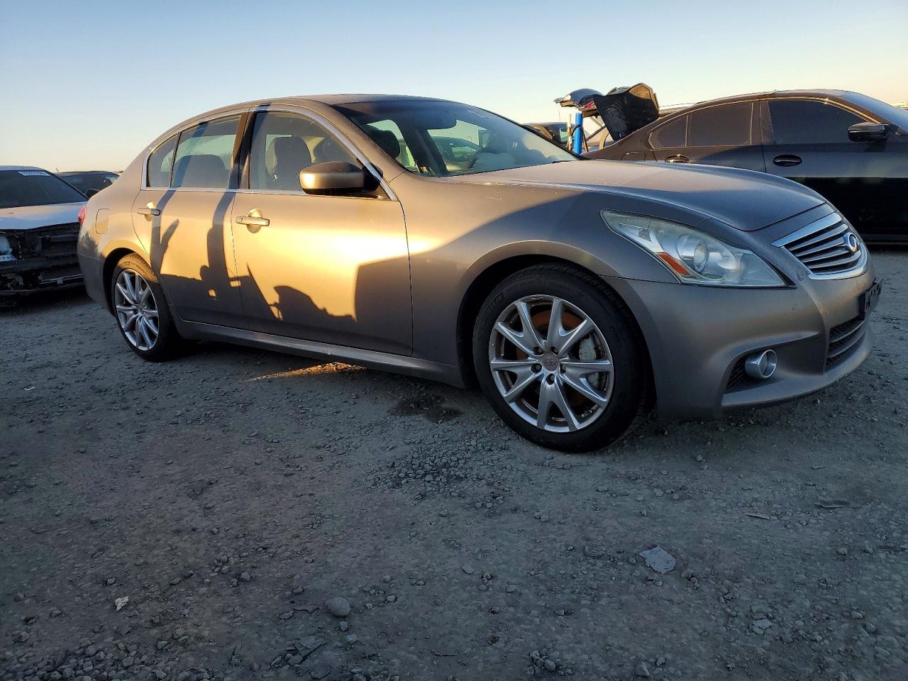 2010 INFINITI G37 BASE photo 4