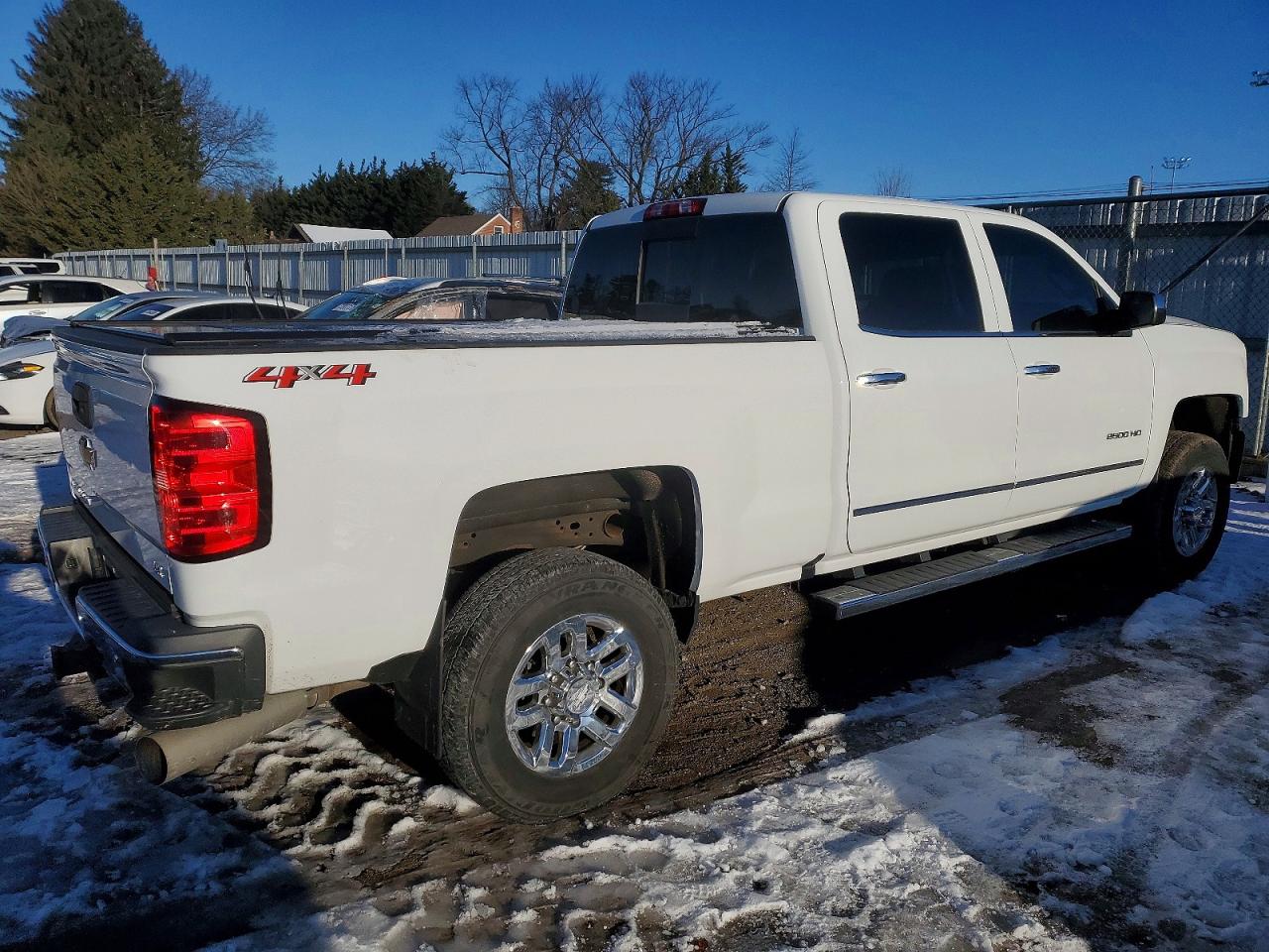 2019 CHEVROLET SILVERADO K2500 HEAVY DUTY LTZ photo 3
