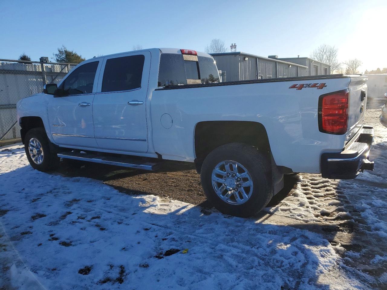 2019 CHEVROLET SILVERADO K2500 HEAVY DUTY LTZ photo 2