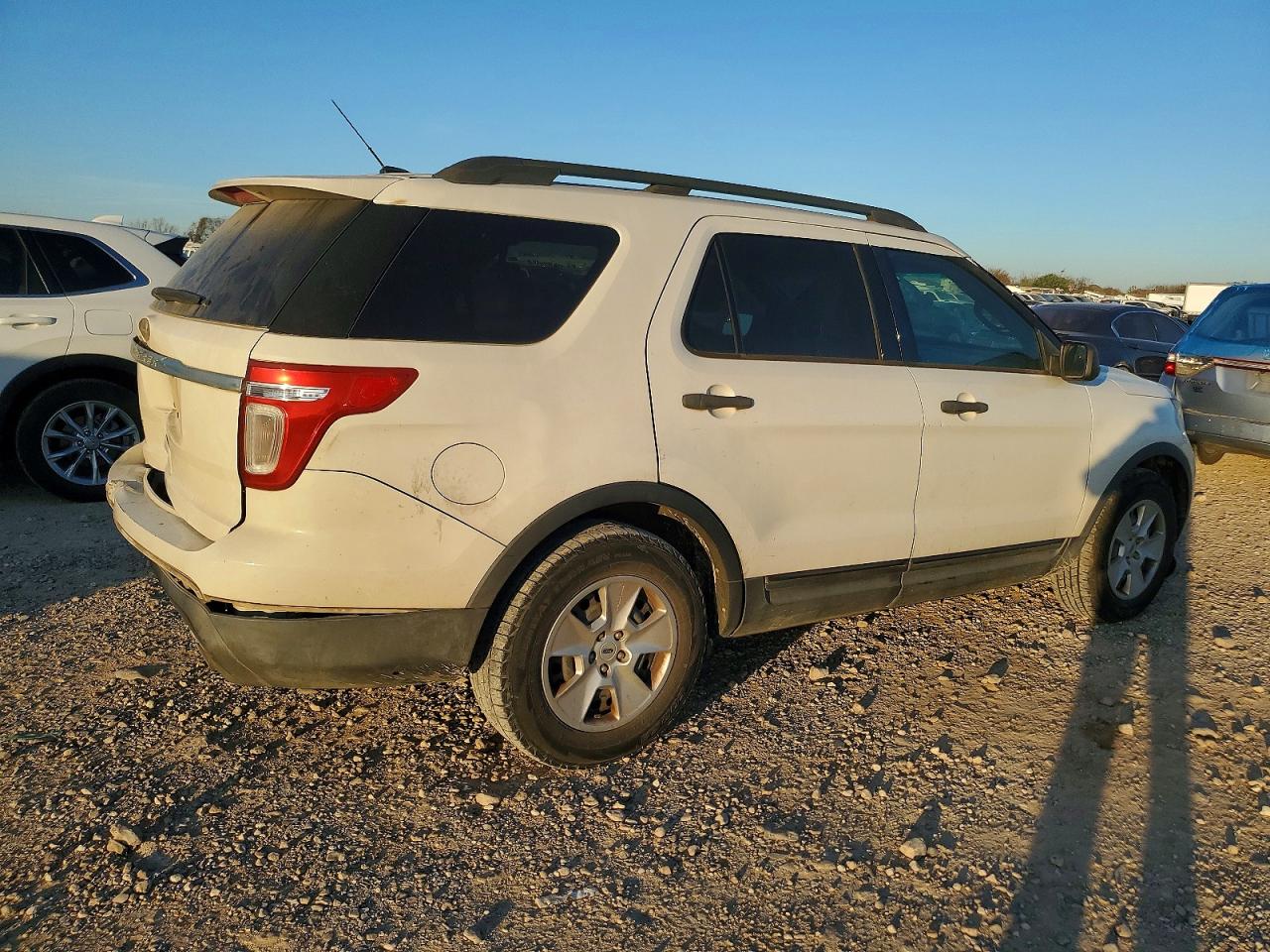2011 FORD EXPLORER photo 3