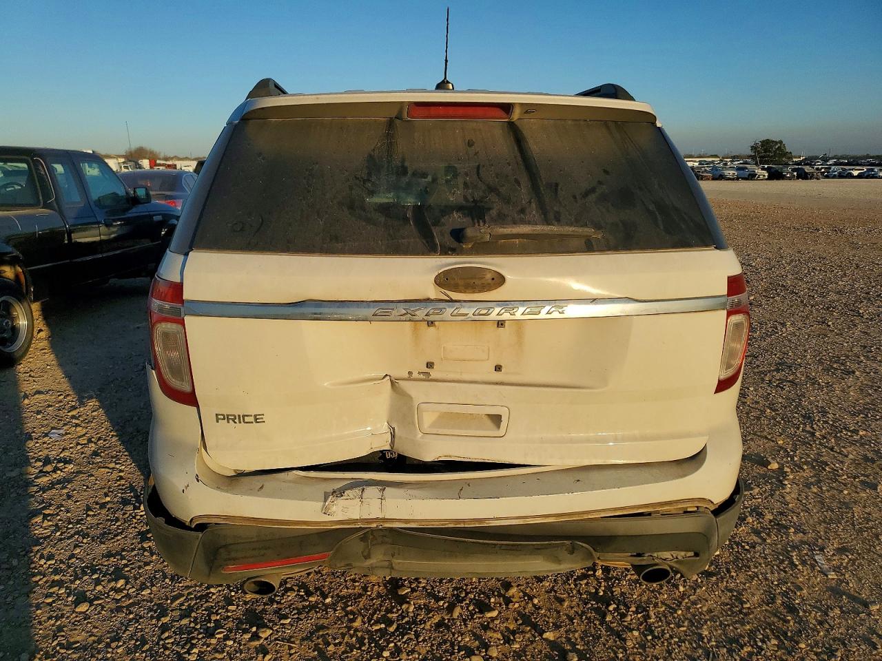 2011 FORD EXPLORER photo 6