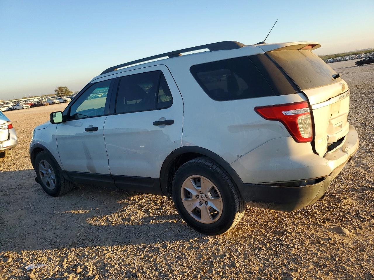 2011 FORD EXPLORER photo 2