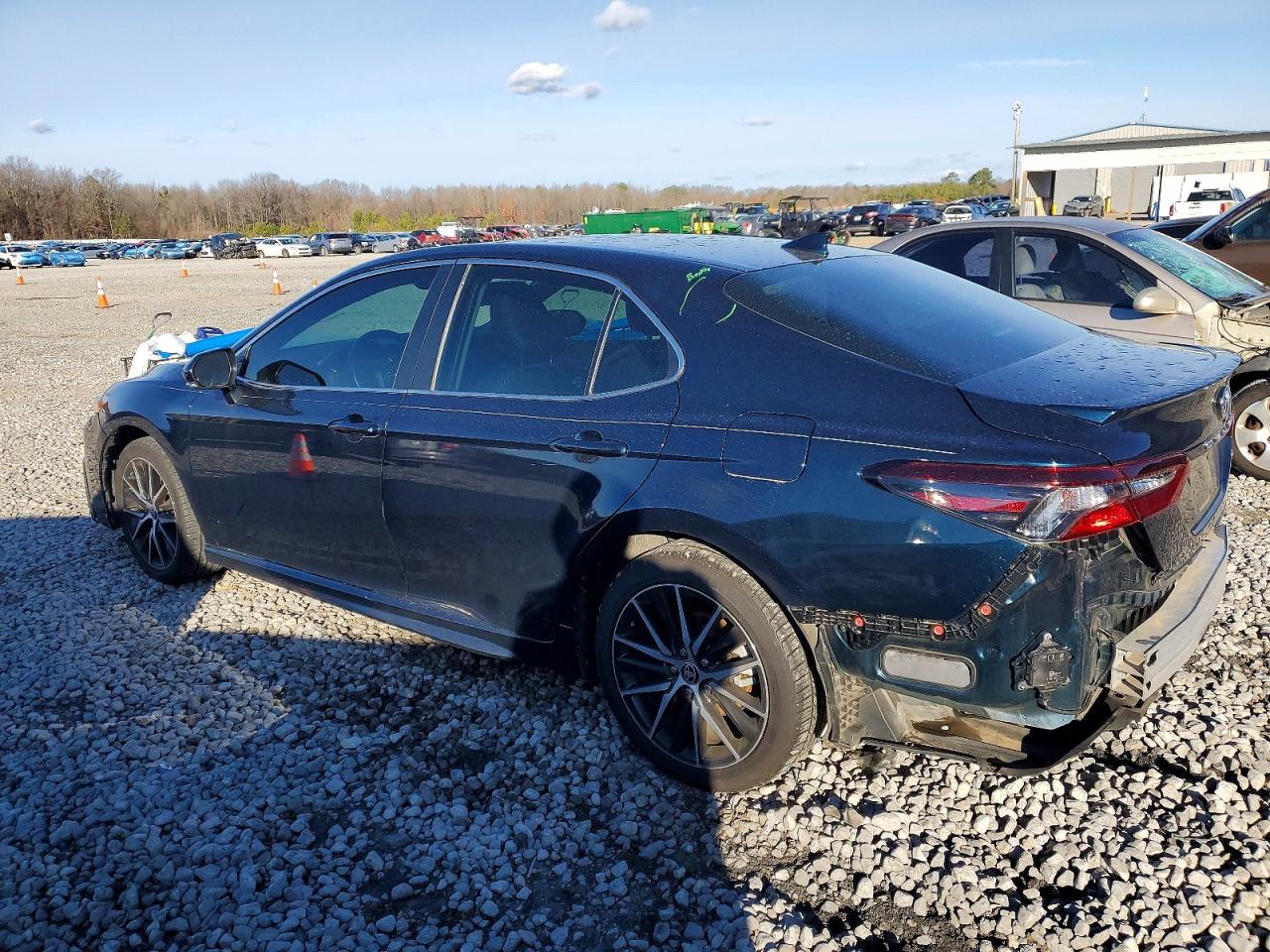 2021 TOYOTA CAMRY SE photo 2