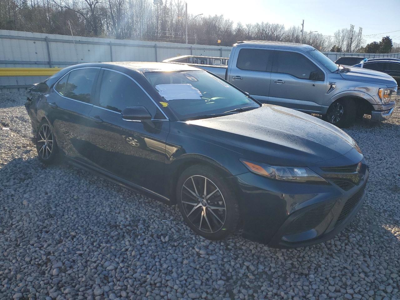 2021 TOYOTA CAMRY SE photo 4