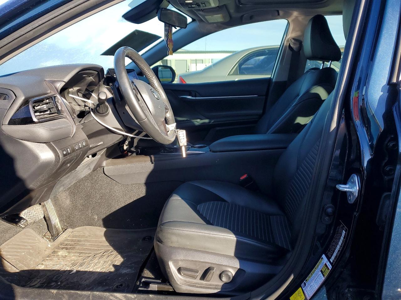 2021 TOYOTA CAMRY SE photo 7