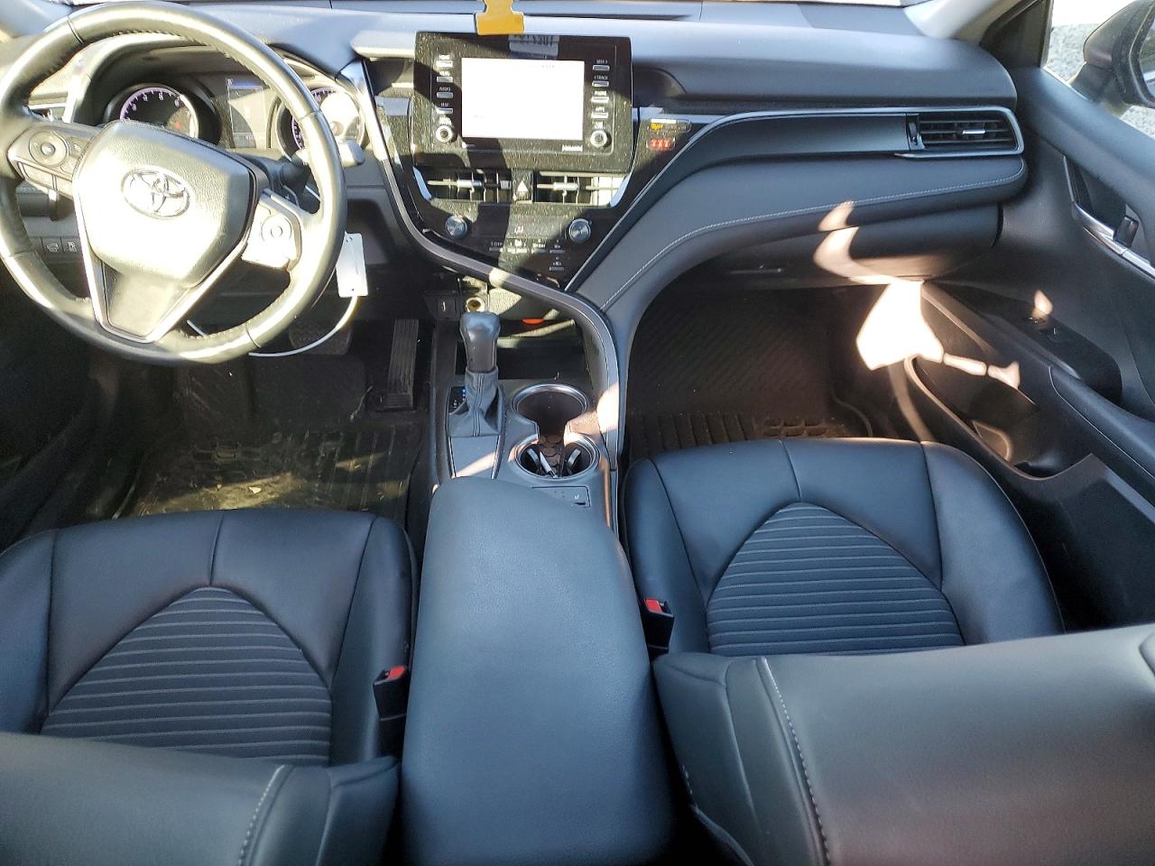 2021 TOYOTA CAMRY SE photo 8