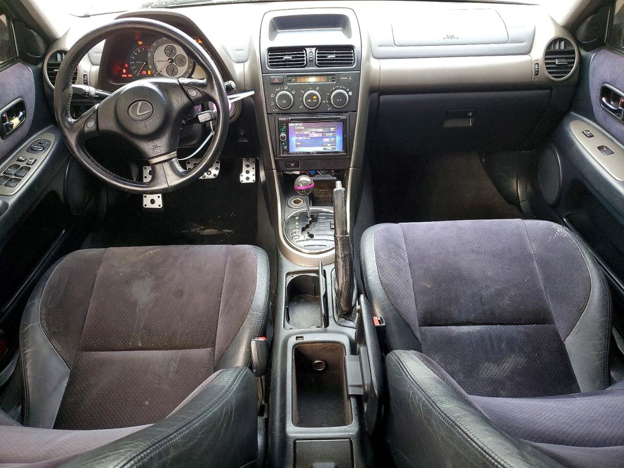 2001 LEXUS IS 300 photo 8