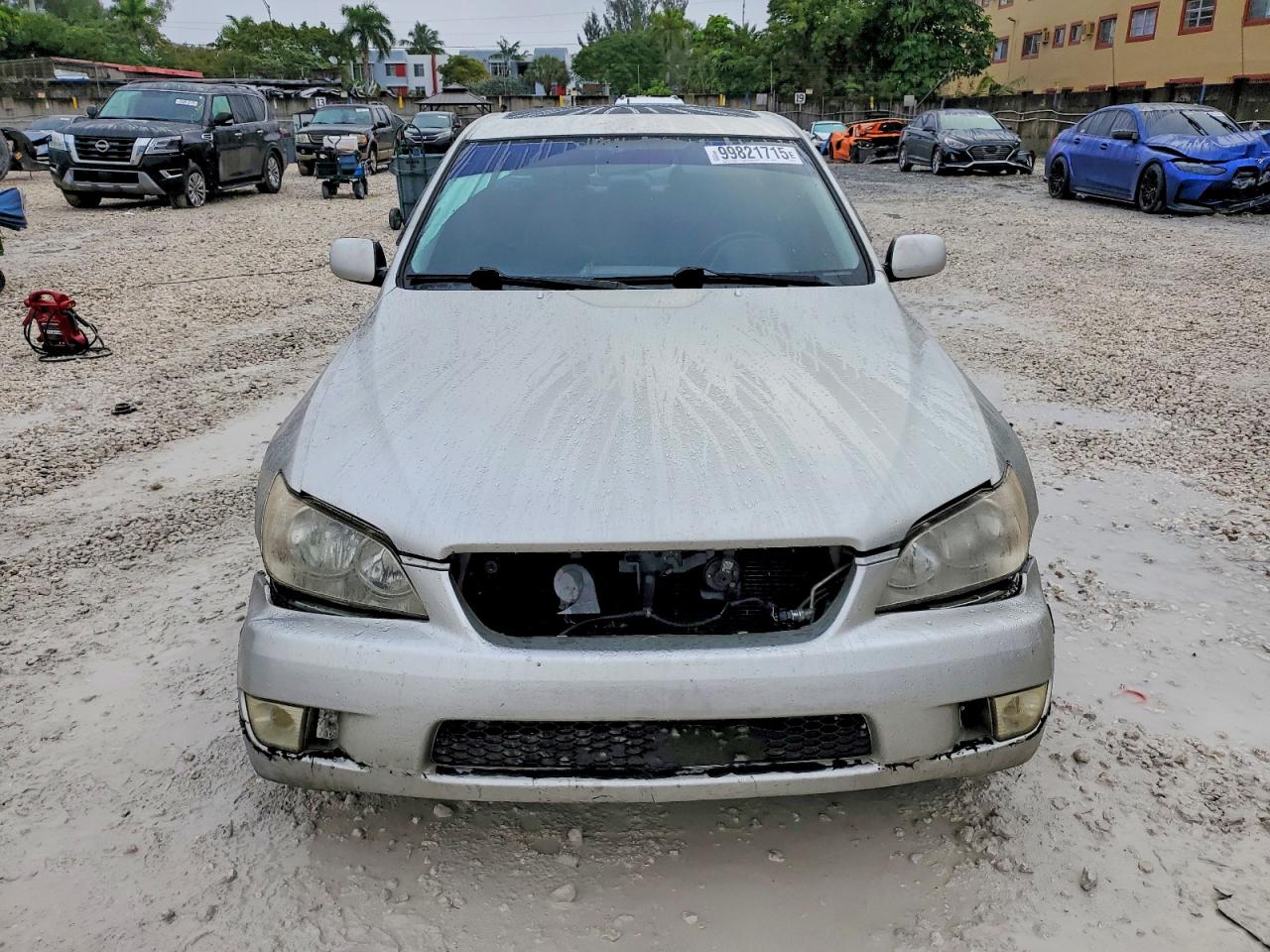2001 LEXUS IS 300 photo 5