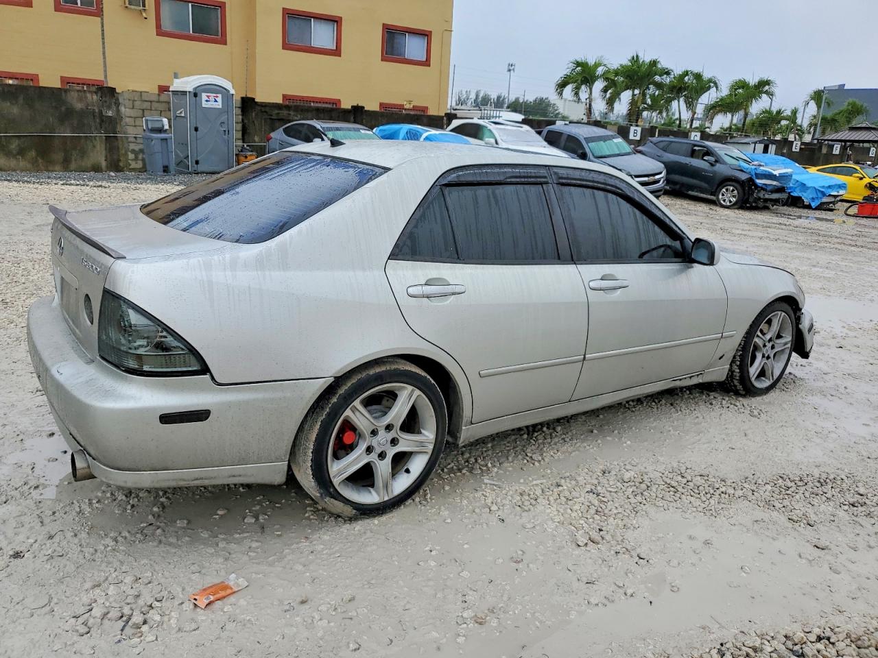 2001 LEXUS IS 300 photo 3