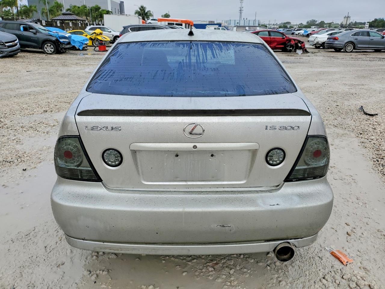2001 LEXUS IS 300 photo 6