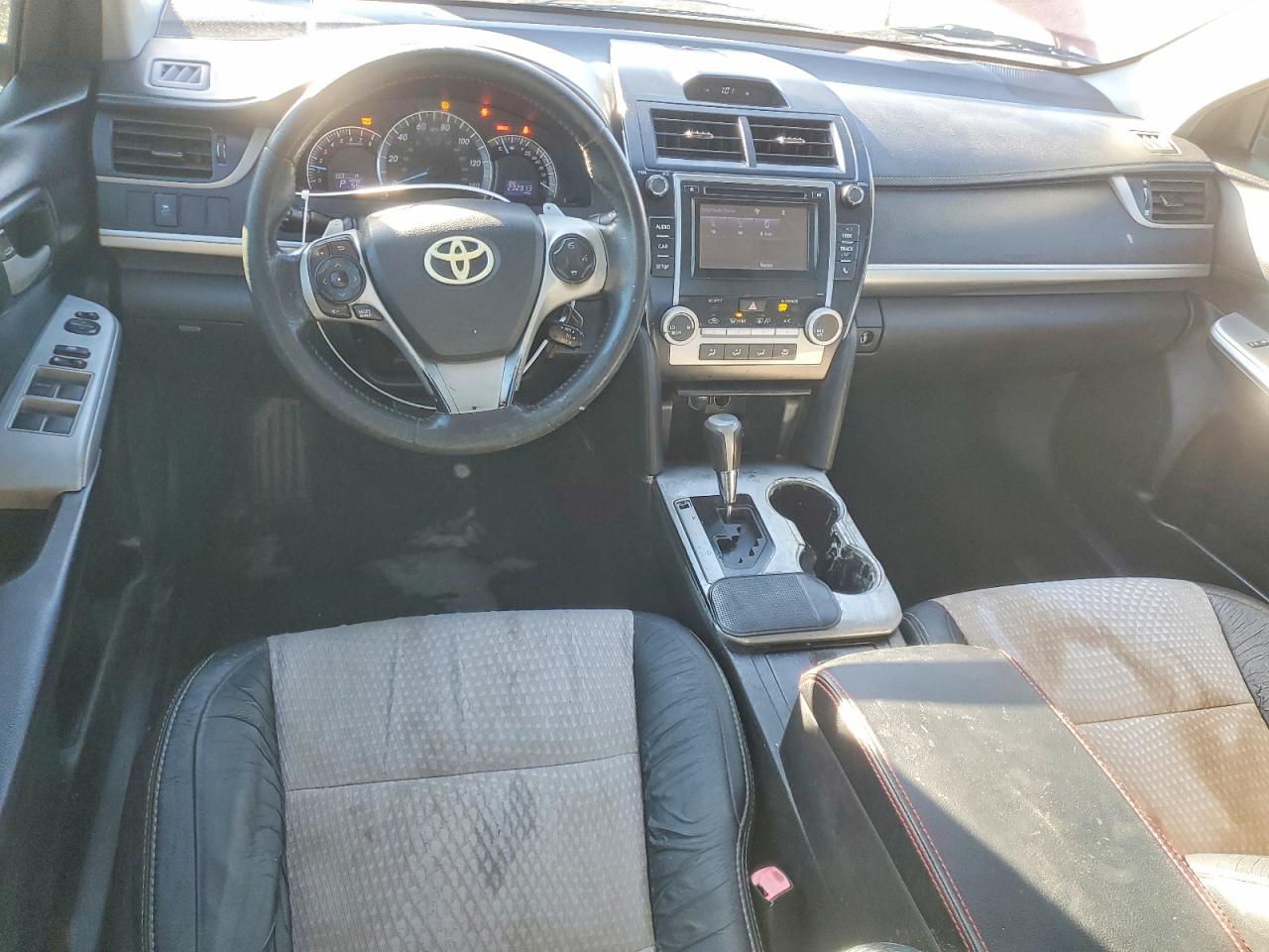2014 TOYOTA CAMRY L photo 8