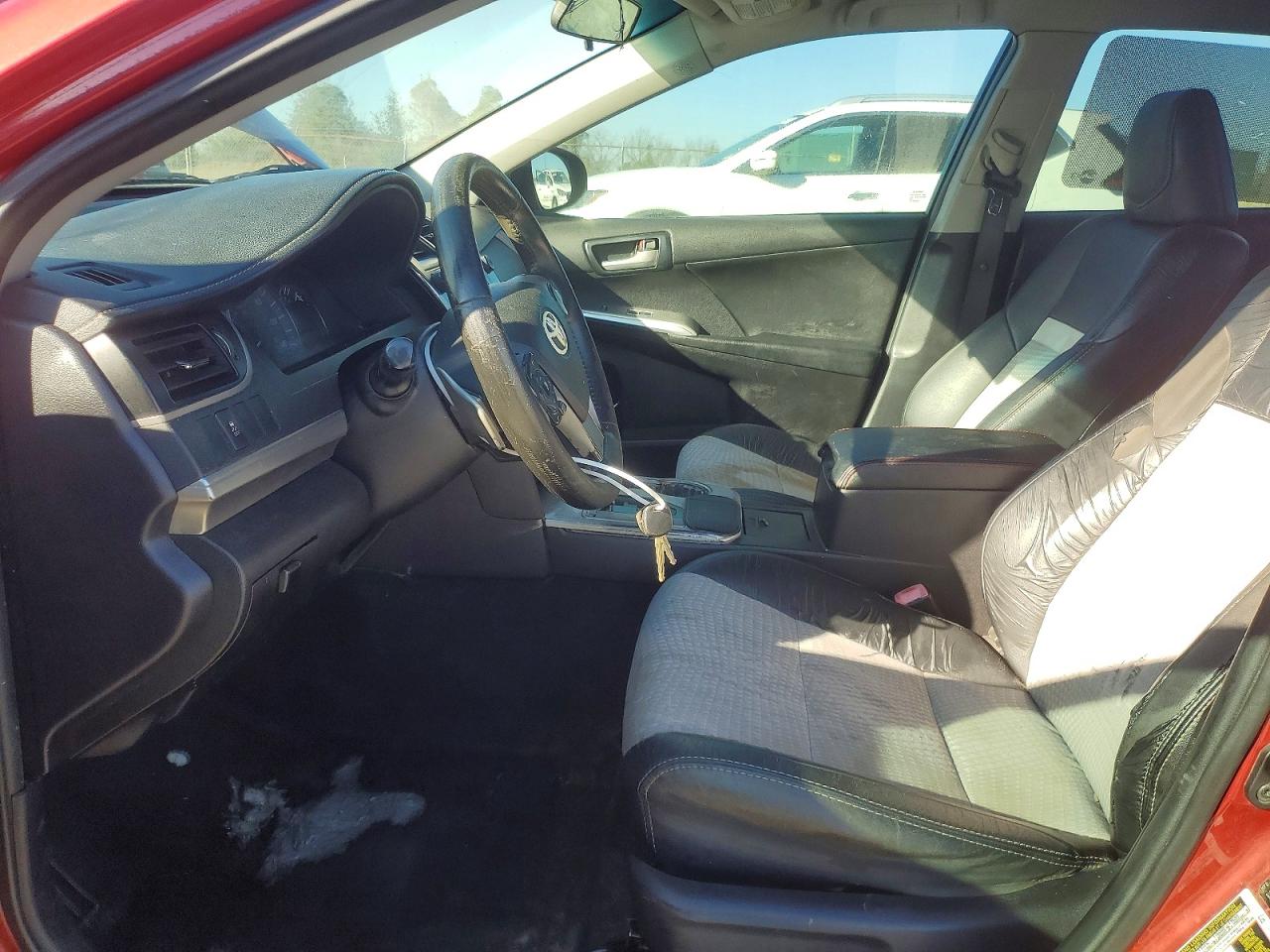 2014 TOYOTA CAMRY L photo 7