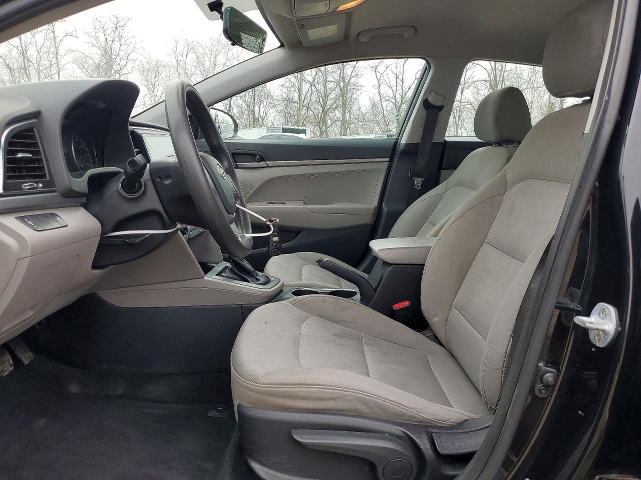 2017 HYUNDAI ELANTRA SE photo 7