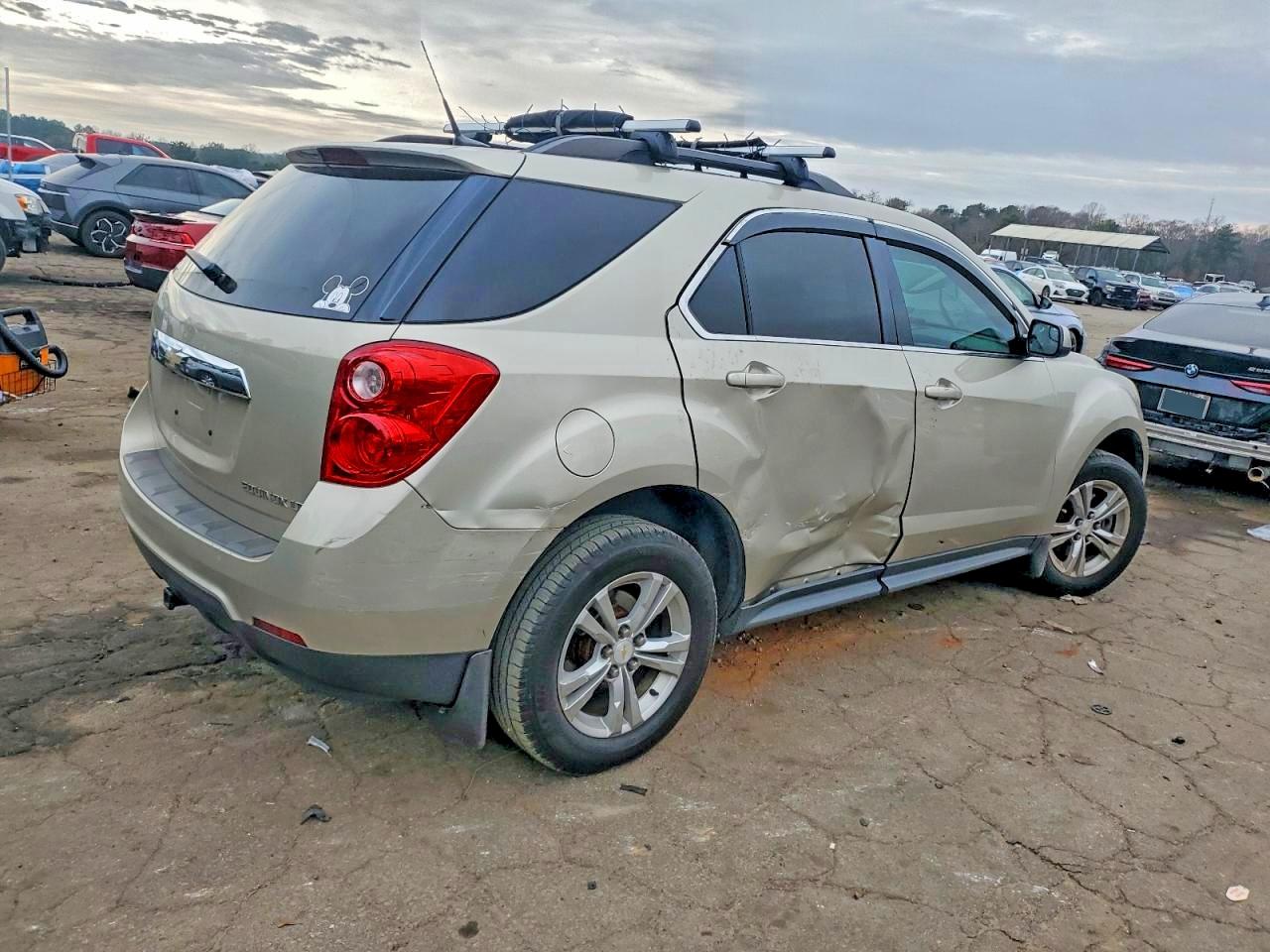 2013 CHEVROLET EQUINOX LT photo 3