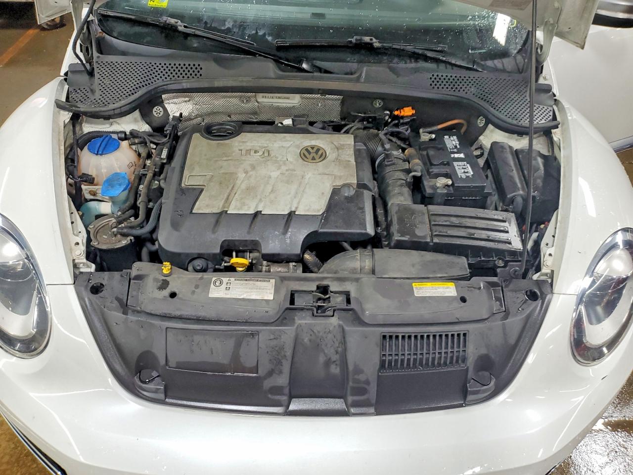 2014 VOLKSWAGEN BEETLE photo 11
