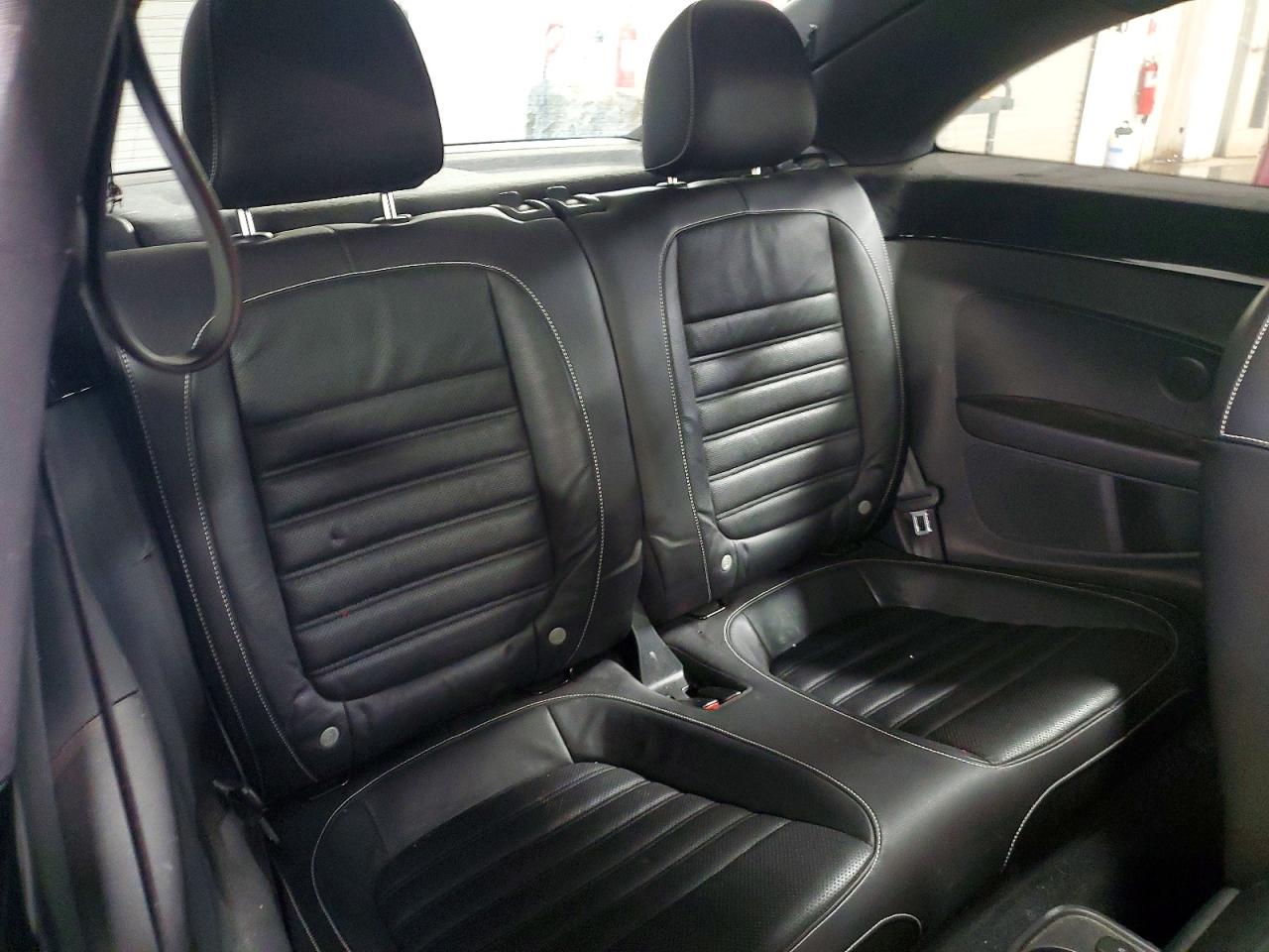 2014 VOLKSWAGEN BEETLE photo 10