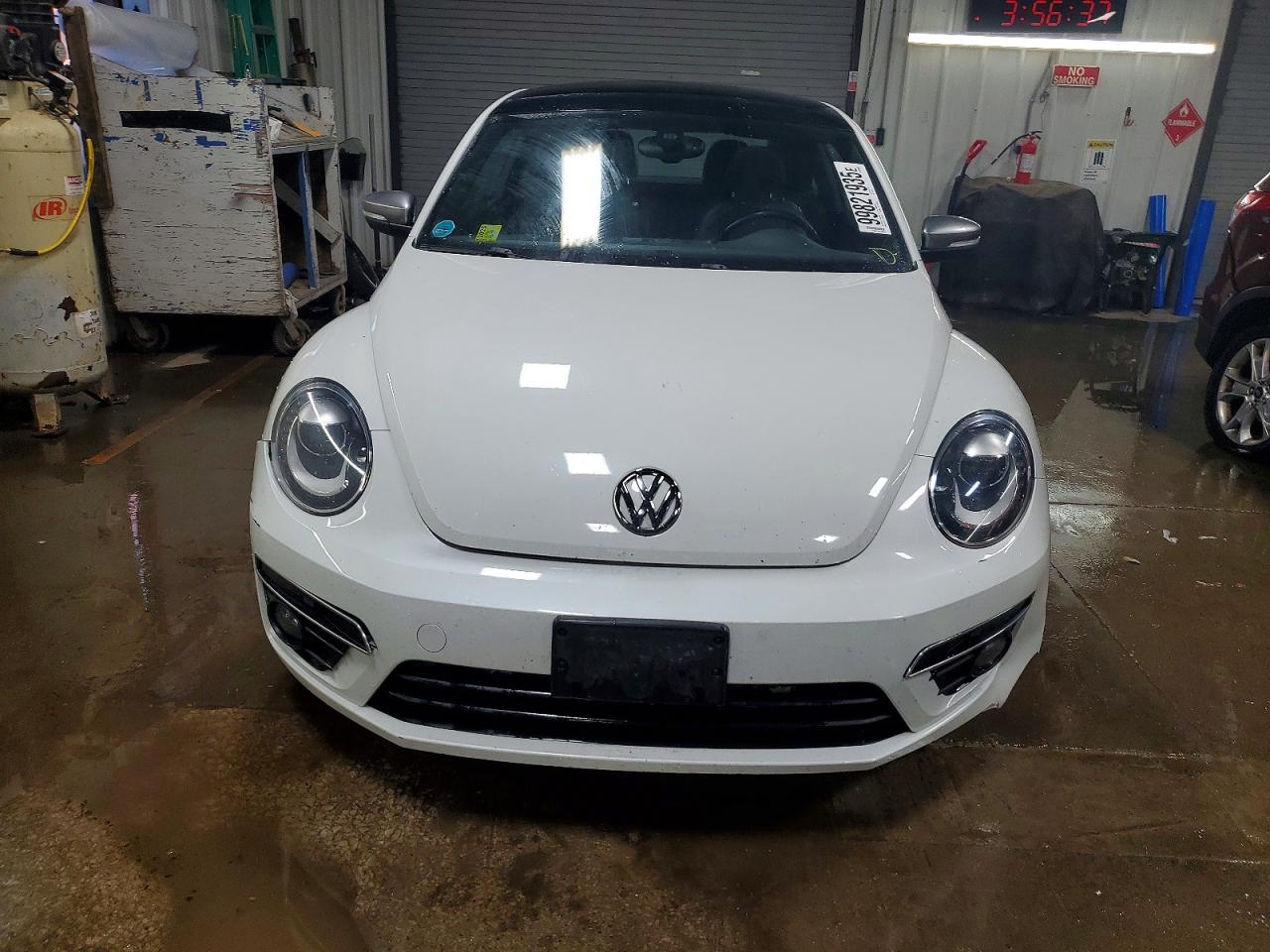 2014 VOLKSWAGEN BEETLE photo 5