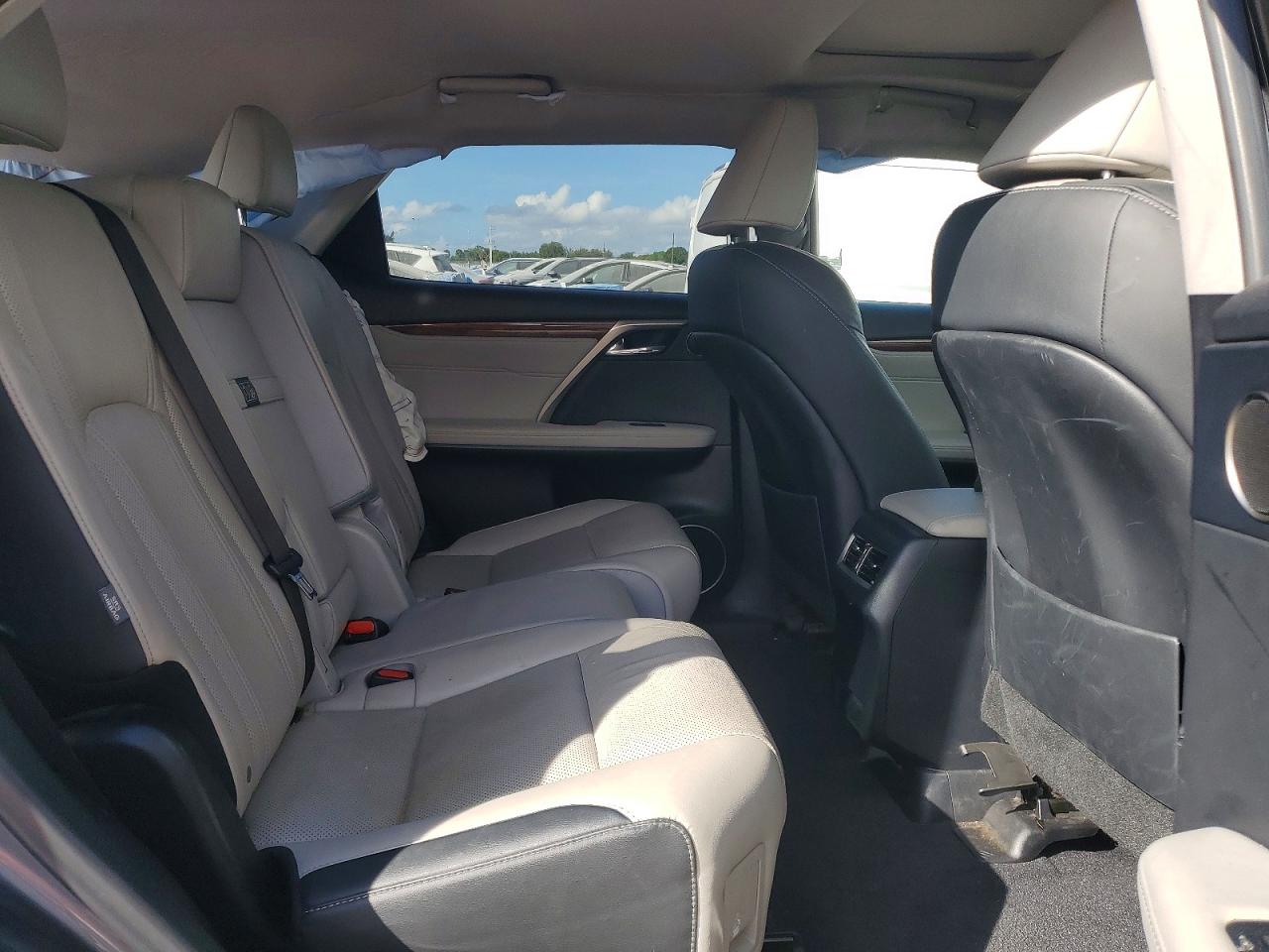 2018 LEXUS RX photo 11