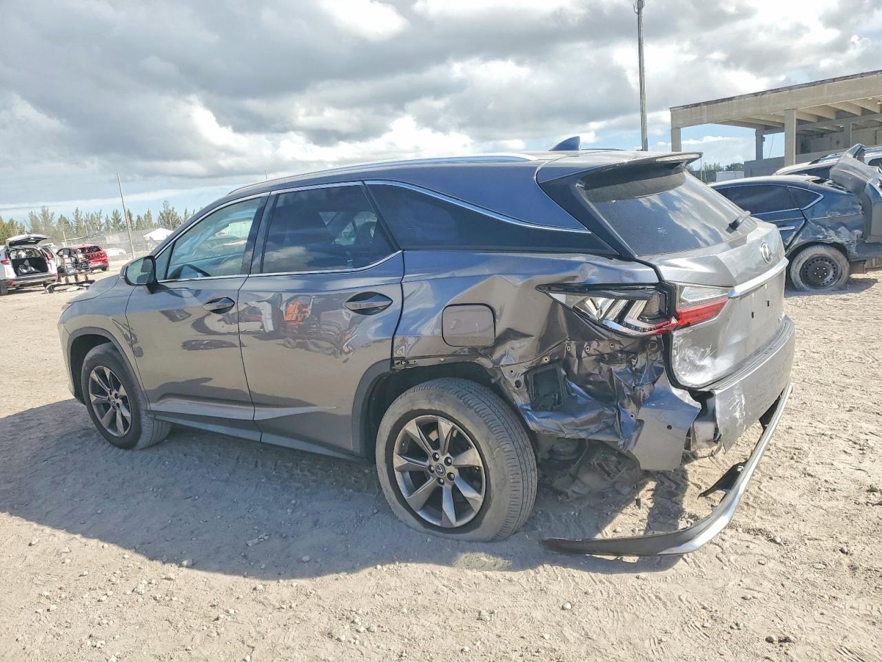 2018 LEXUS RX photo 2
