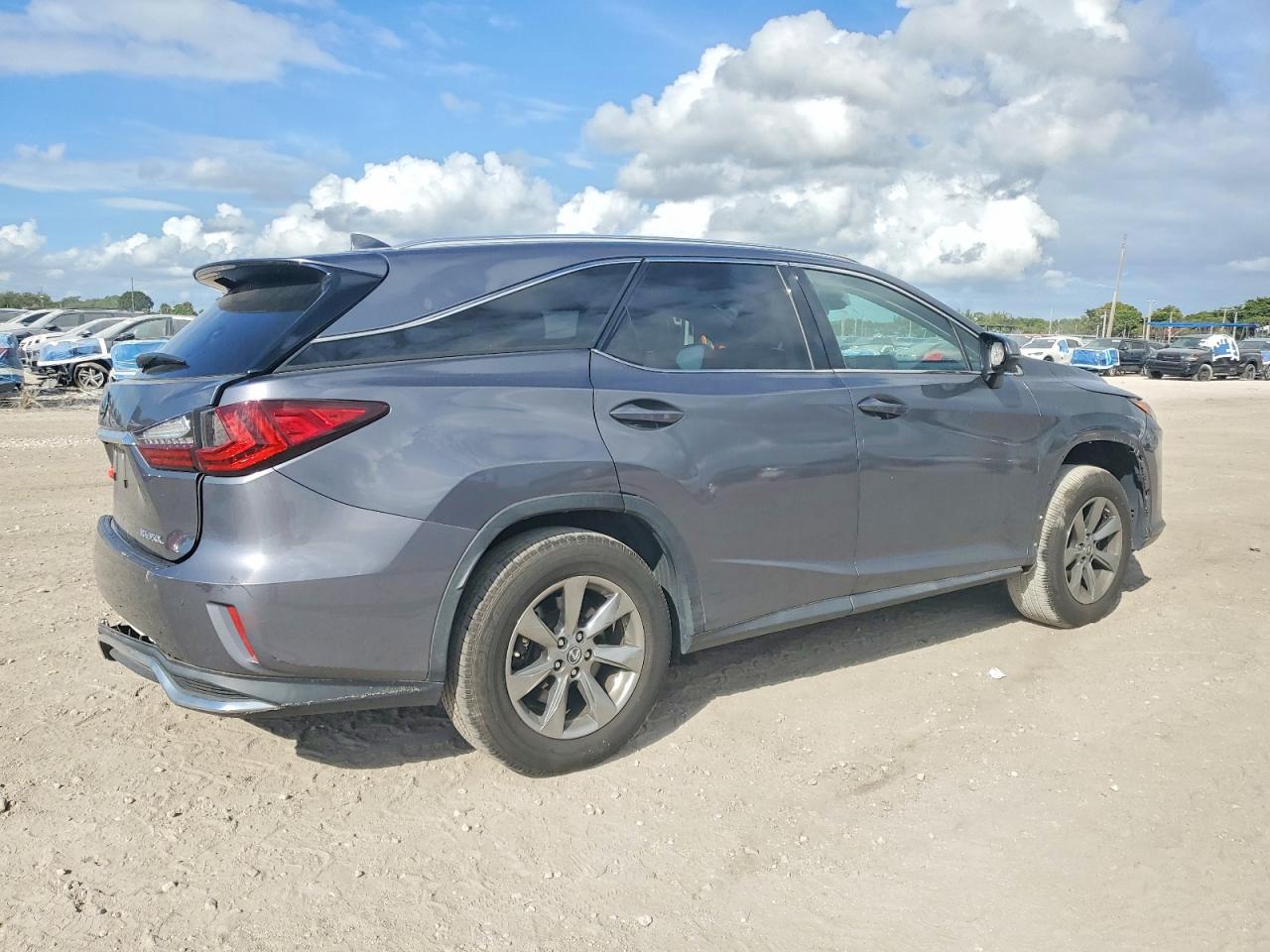 2018 LEXUS RX photo 3