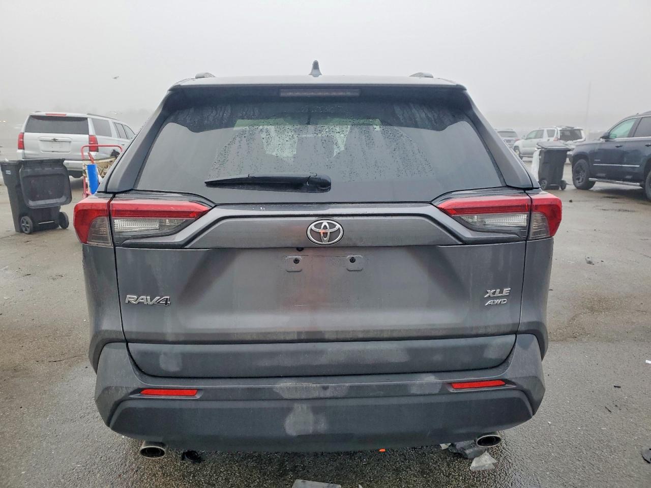2019 TOYOTA RAV4 XLE photo 6
