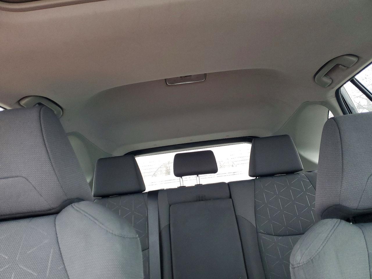 2019 TOYOTA RAV4 XLE photo 10