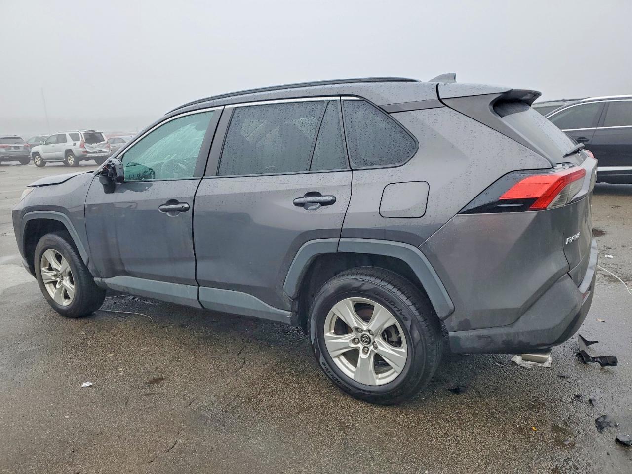 2019 TOYOTA RAV4 XLE photo 2