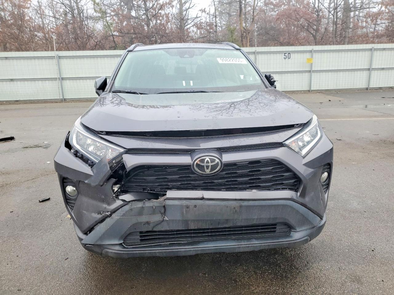2019 TOYOTA RAV4 XLE photo 5