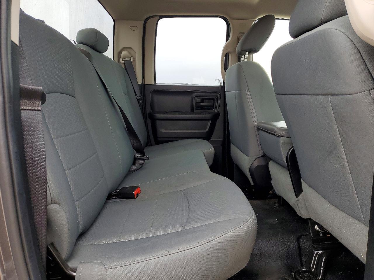 2016 RAM 1500 ST photo 10