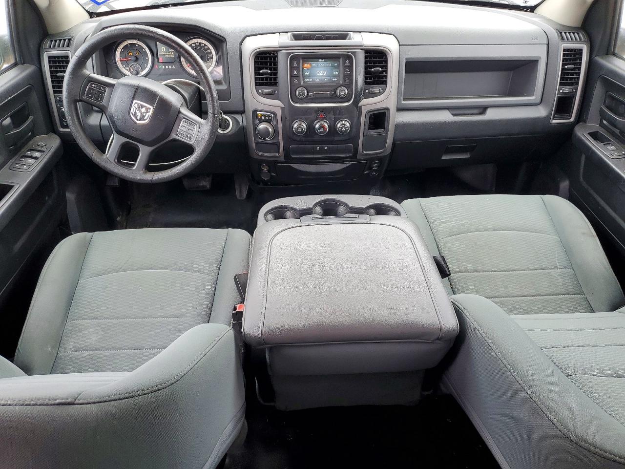 2016 RAM 1500 ST photo 8