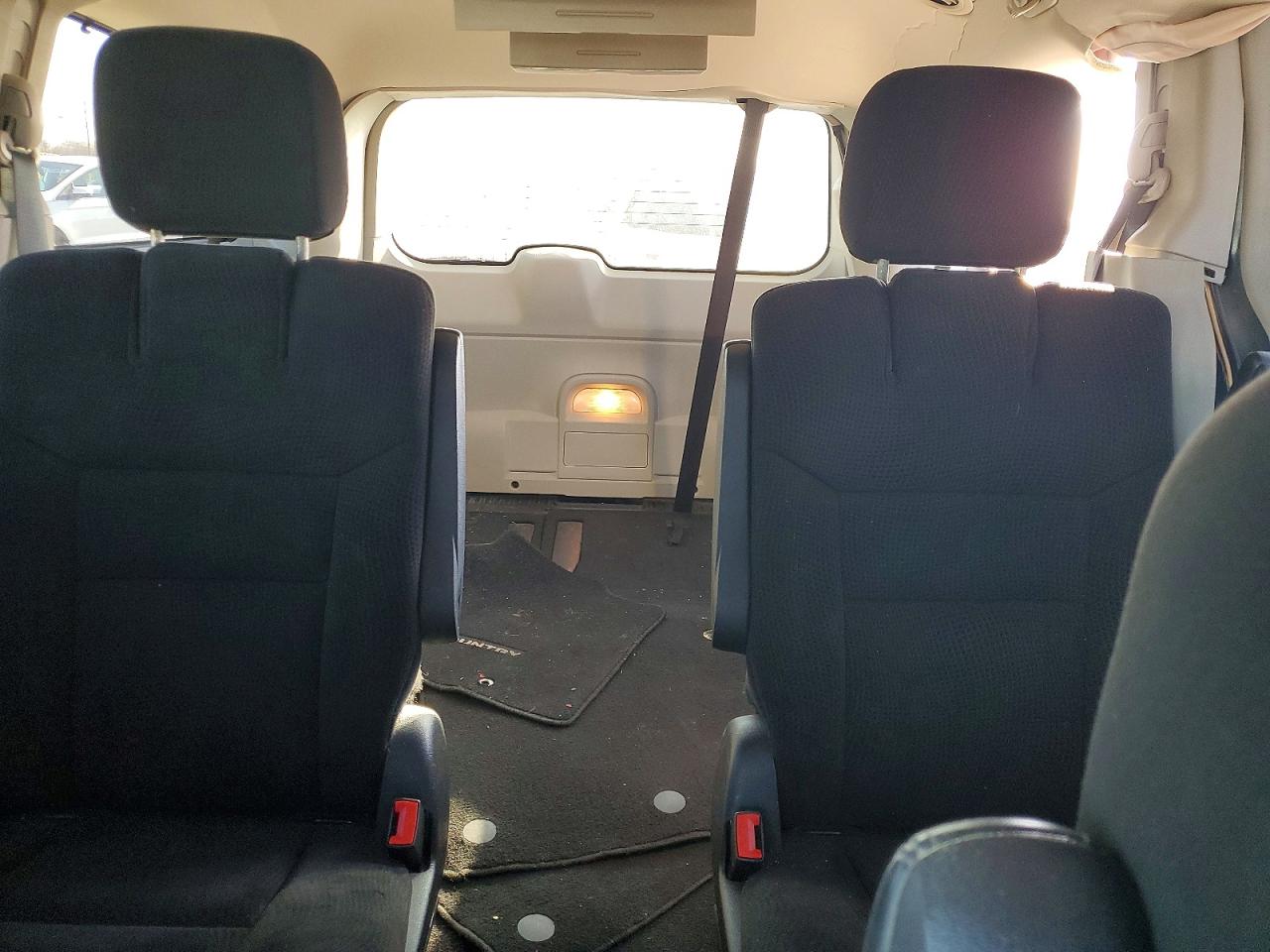 2015 CHRYSLER TOWN & COUNTRY TOURING photo 10