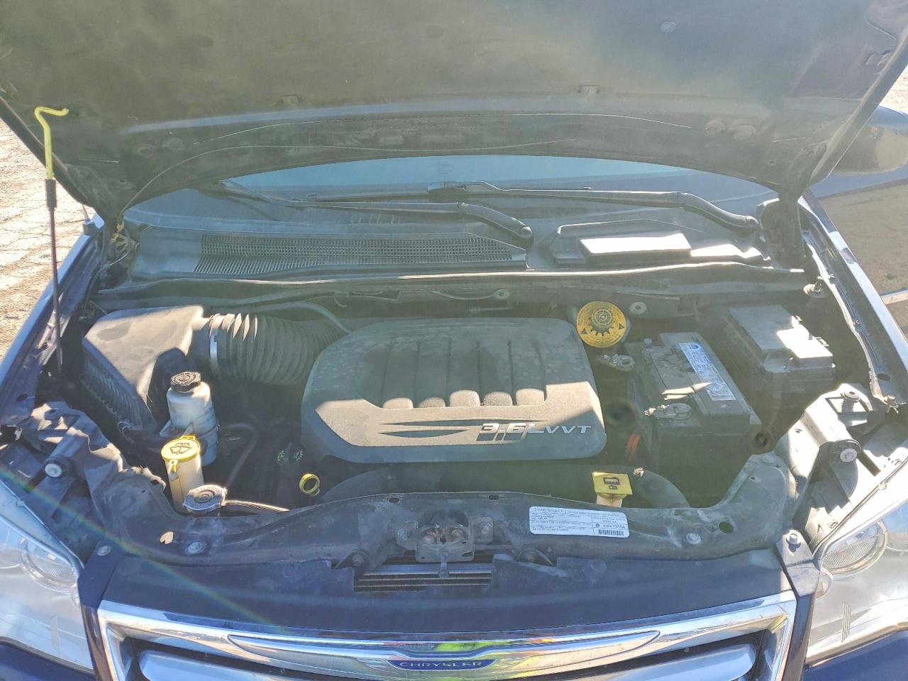 2015 CHRYSLER TOWN & COUNTRY TOURING photo 12