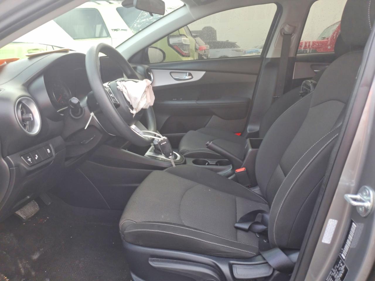 2024 KIA FORTE LX photo 7