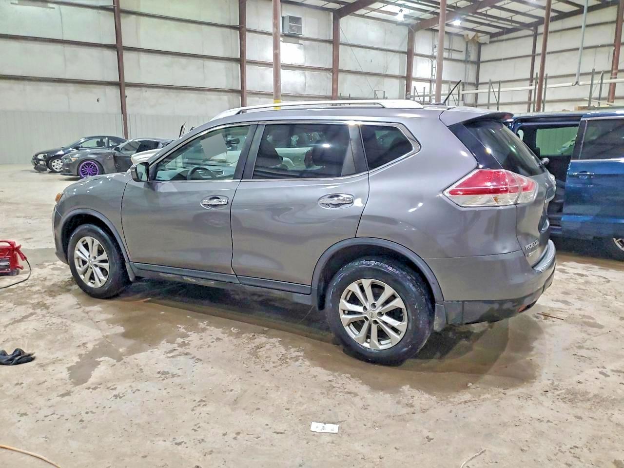 2016 NISSAN ROGUE SV photo 2