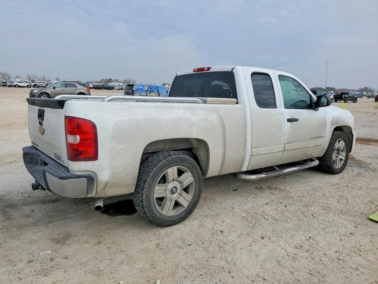 2007 CHEVROLET SILVERADO C1500 photo 3