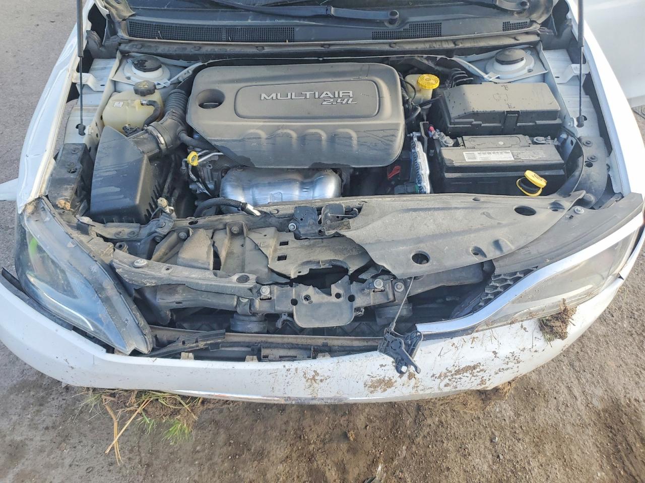 2016 CHRYSLER 200 LIMITED photo 11